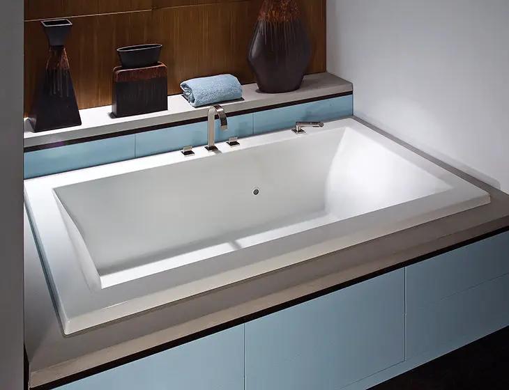 white bathtub