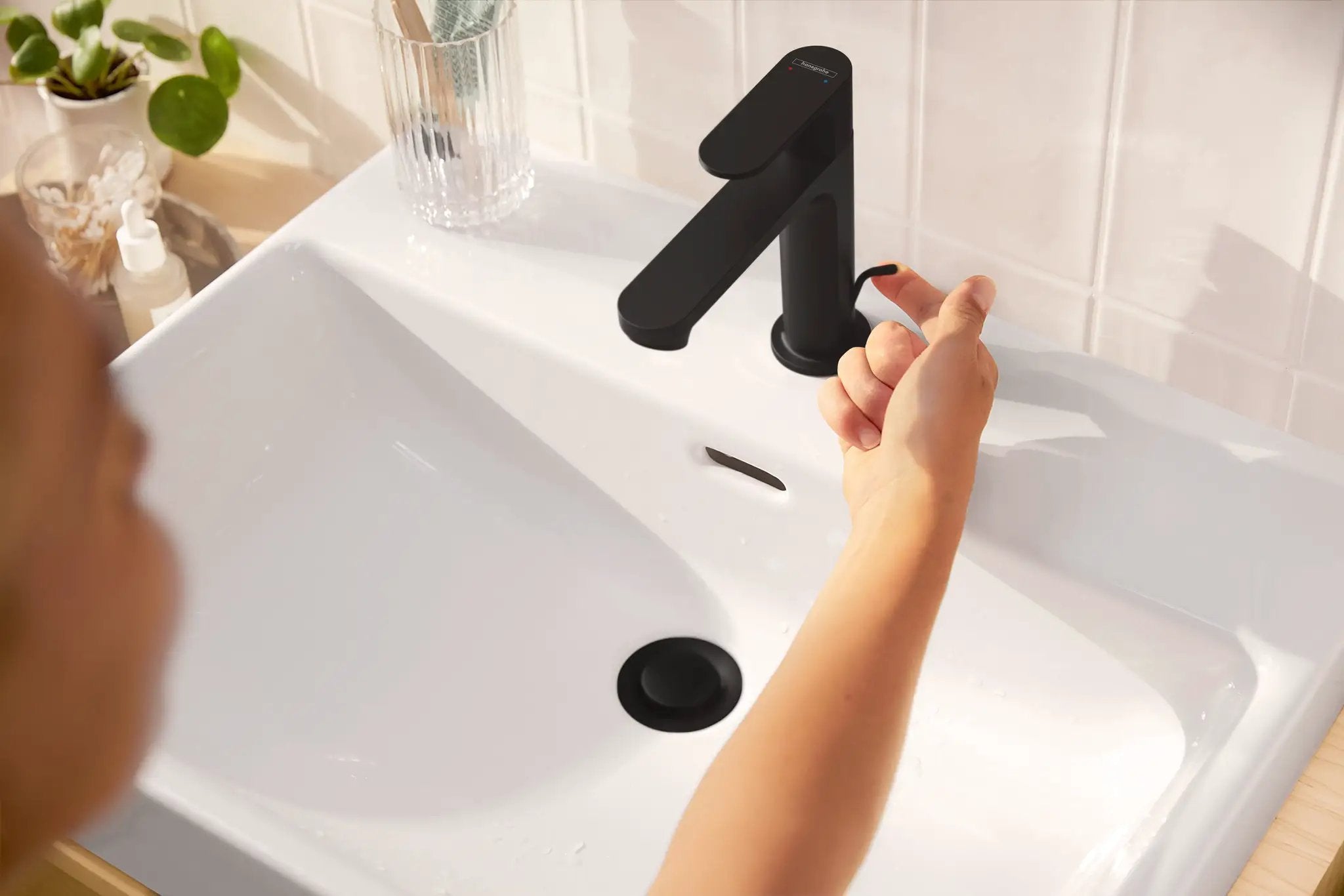 matte black bathroom faucet