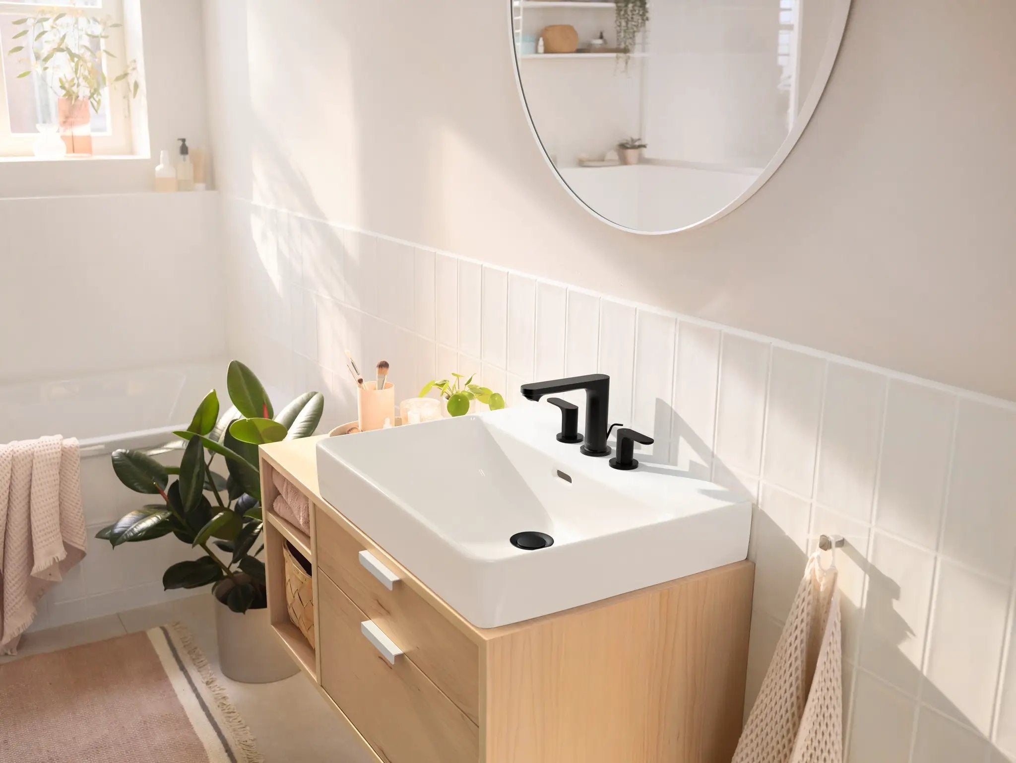 matte black bathroom faucet