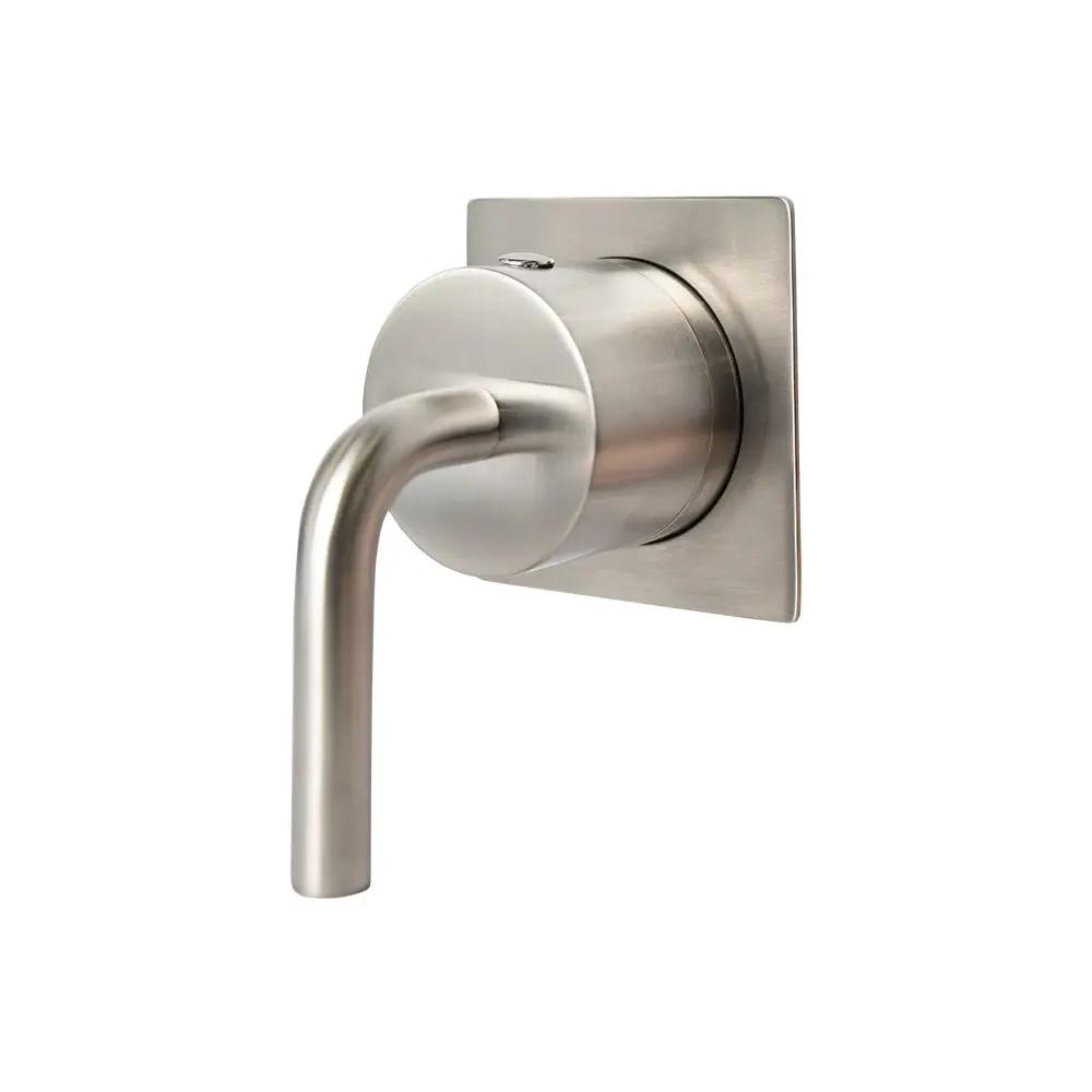 Lacava Cigno Trim Only - 3-Way Diverter Flow Rate 10 Gpm (43.5 Pst) Curved Lever Handle Square Backplate by Lacava