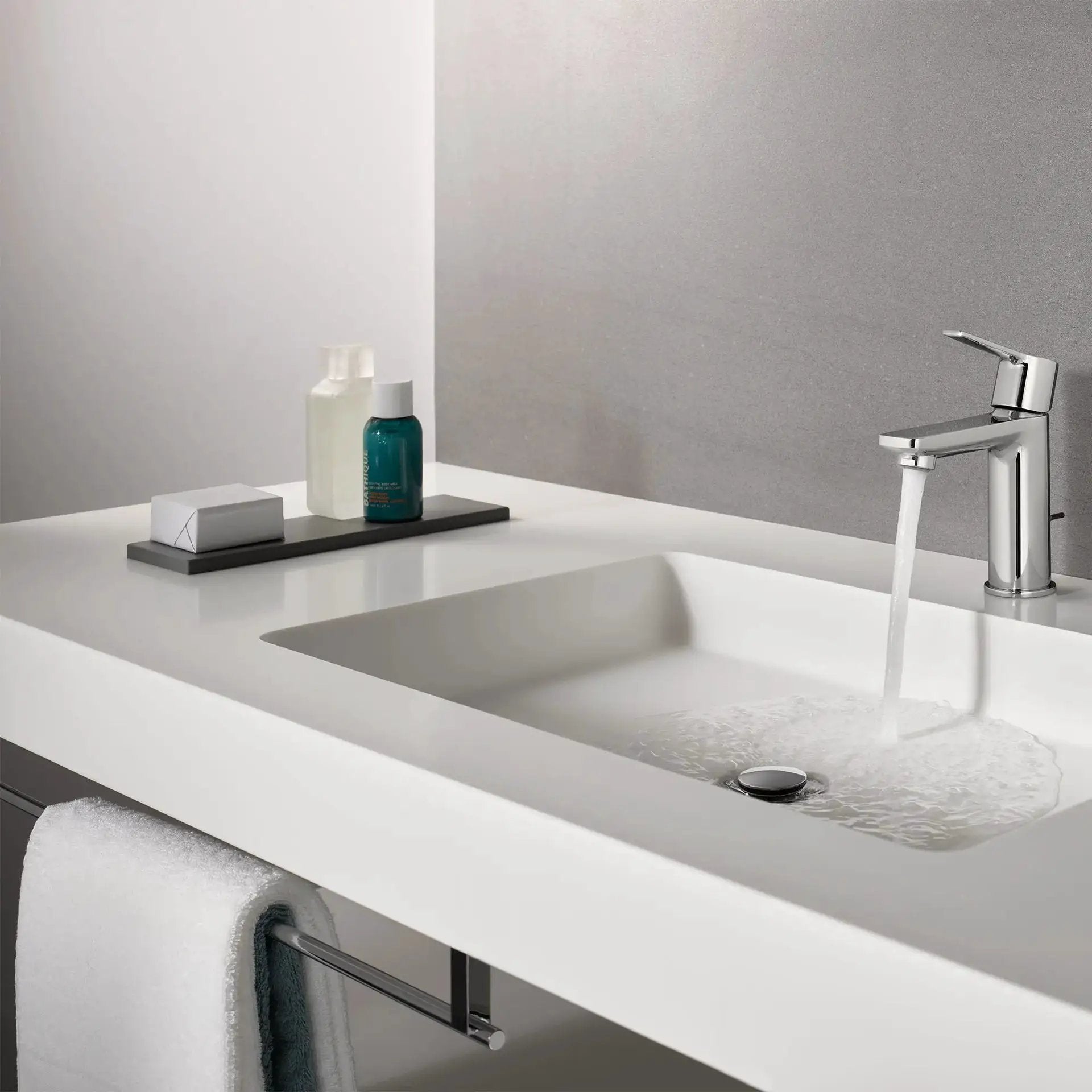 chrome towel bar