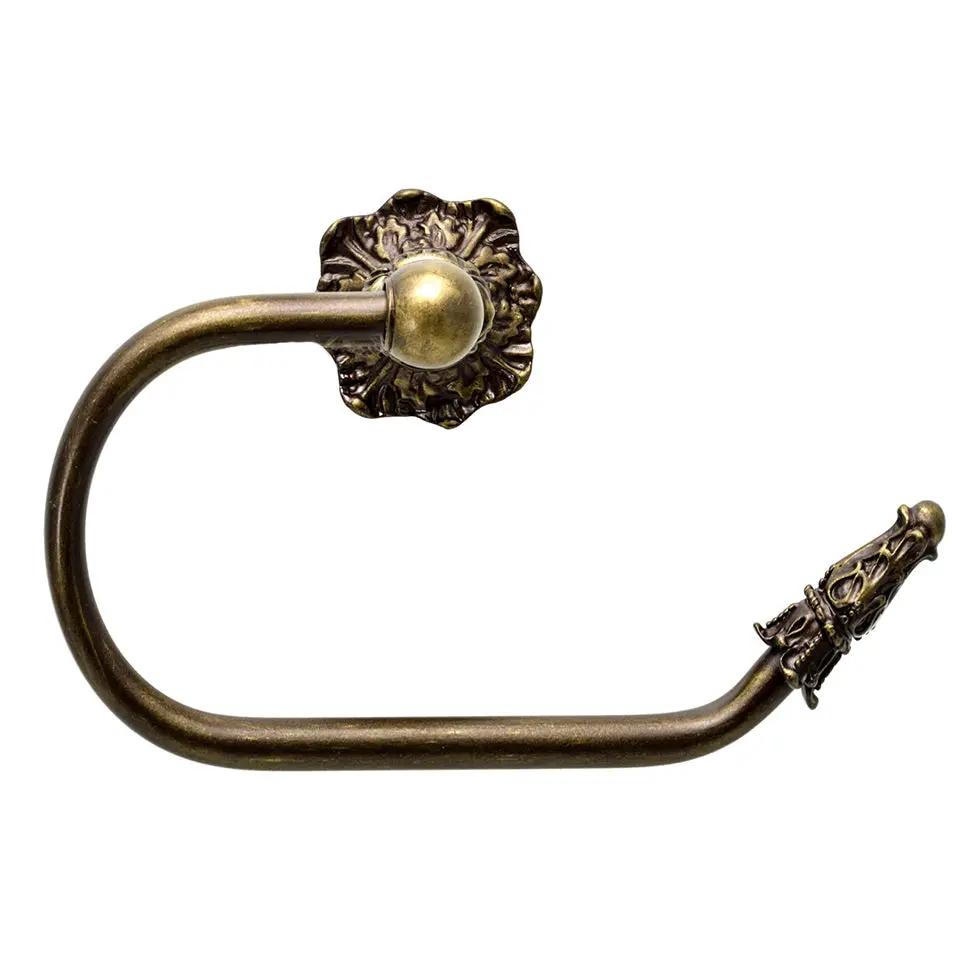 Carpe Diem Acanthus Swing Tissue Smooth Ring Right Renaissance Style by Carpe Diem