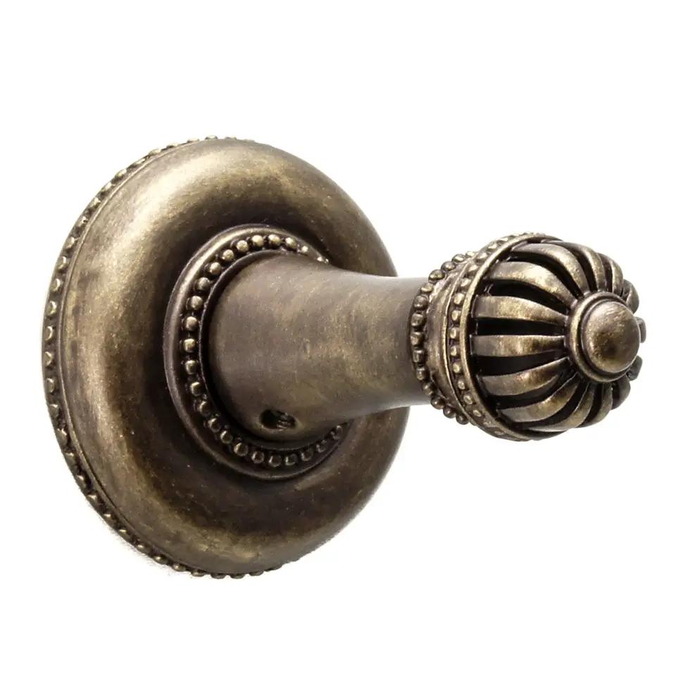 Carpe Diem Cricket Cage Hook by Carpe Diem