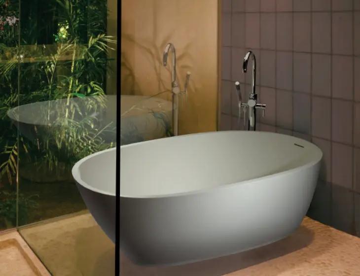 white bathtub
