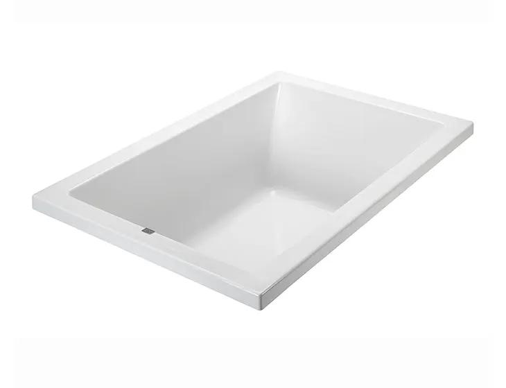 white bathtub