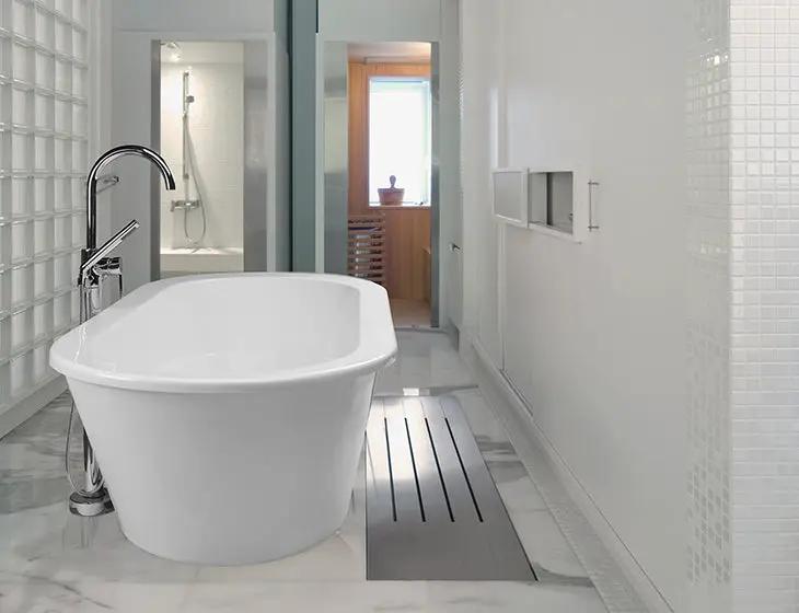 white bathtub