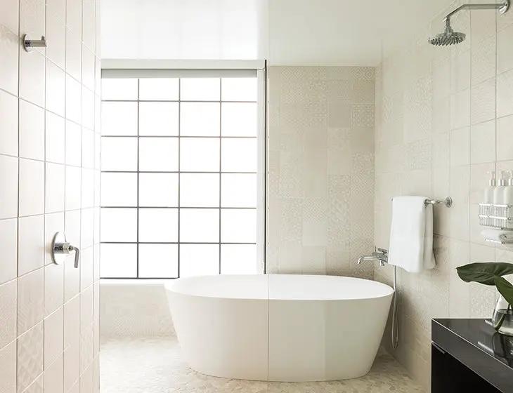 white bathtub