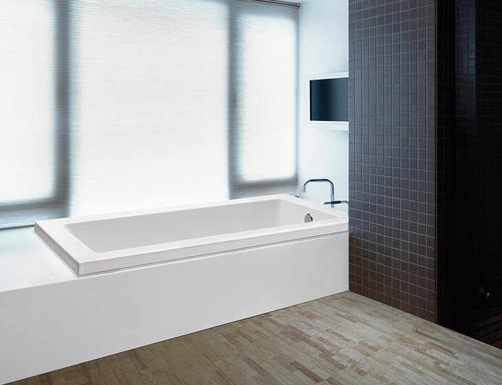 white bathtub