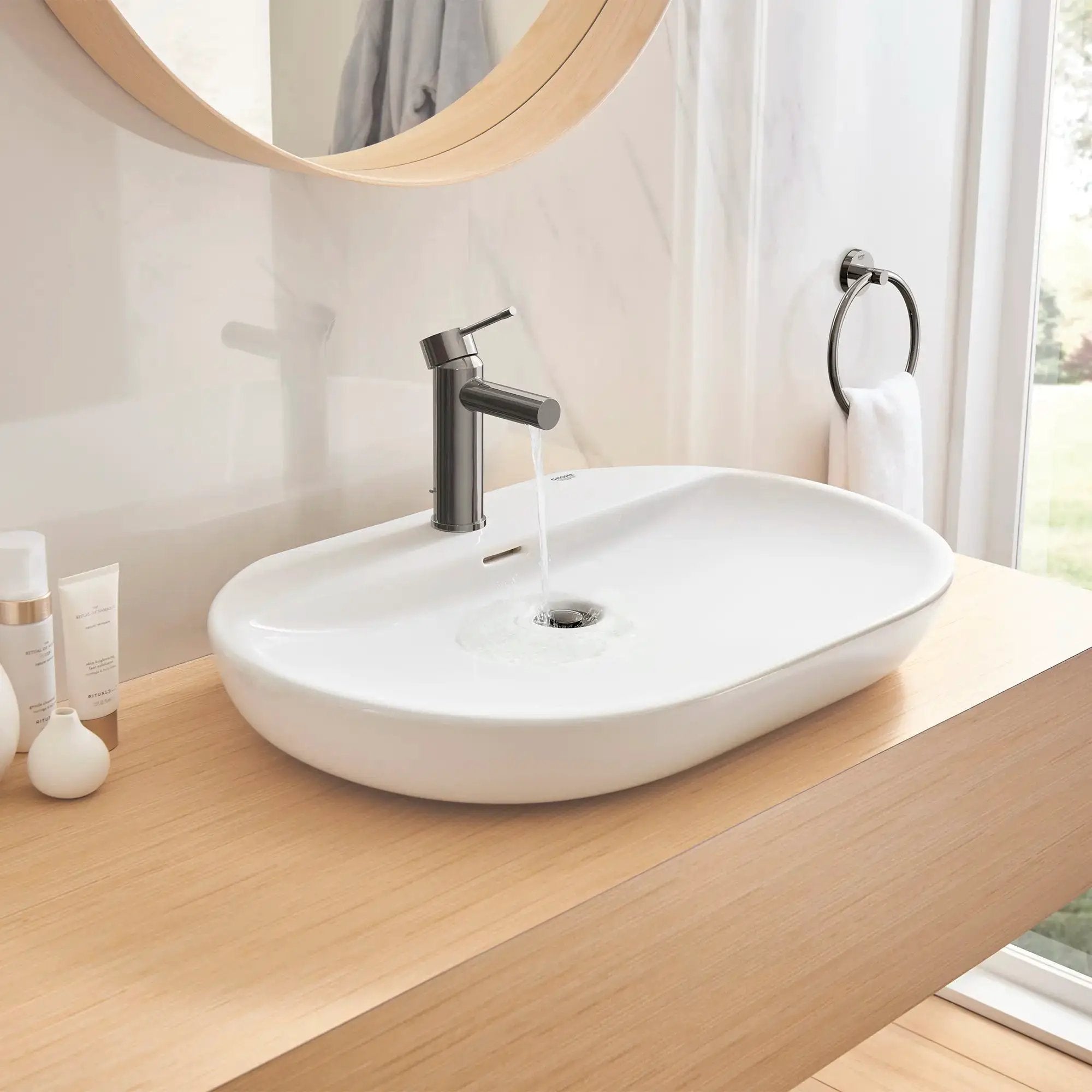 hard graphite bathroom faucet