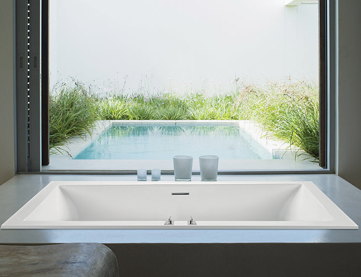 white bathtub