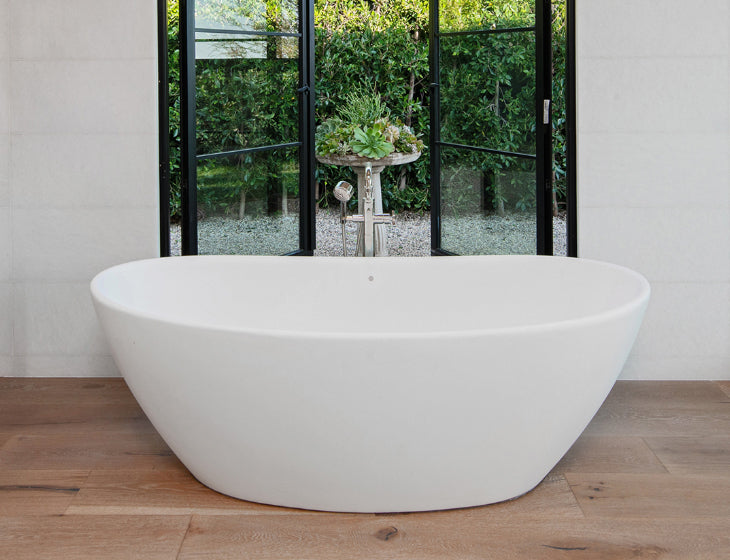 white bathtub