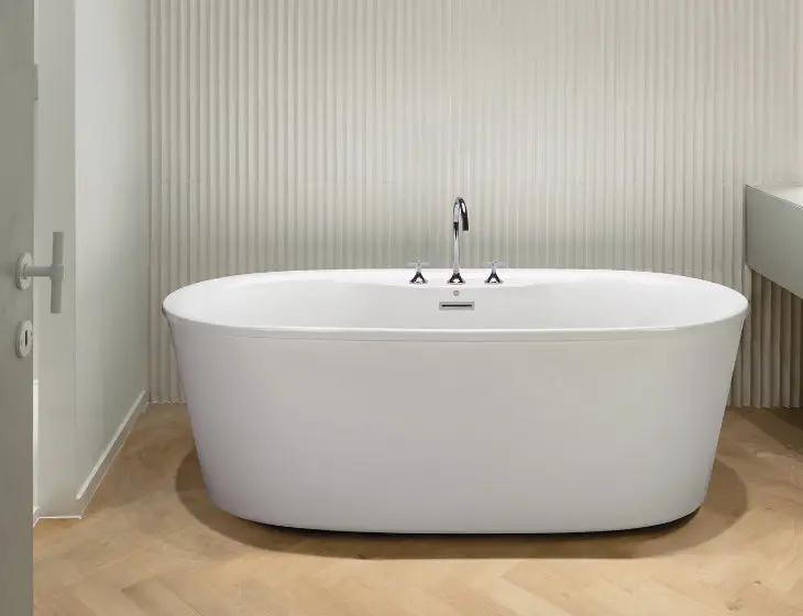 white bathtub