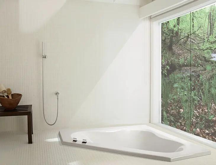 white bathtub