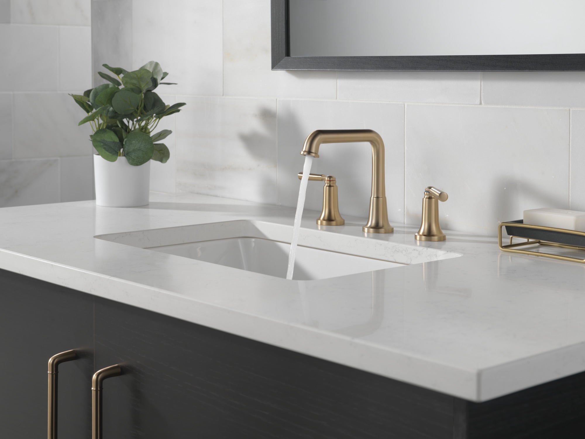 champagne bronze bathroom faucet