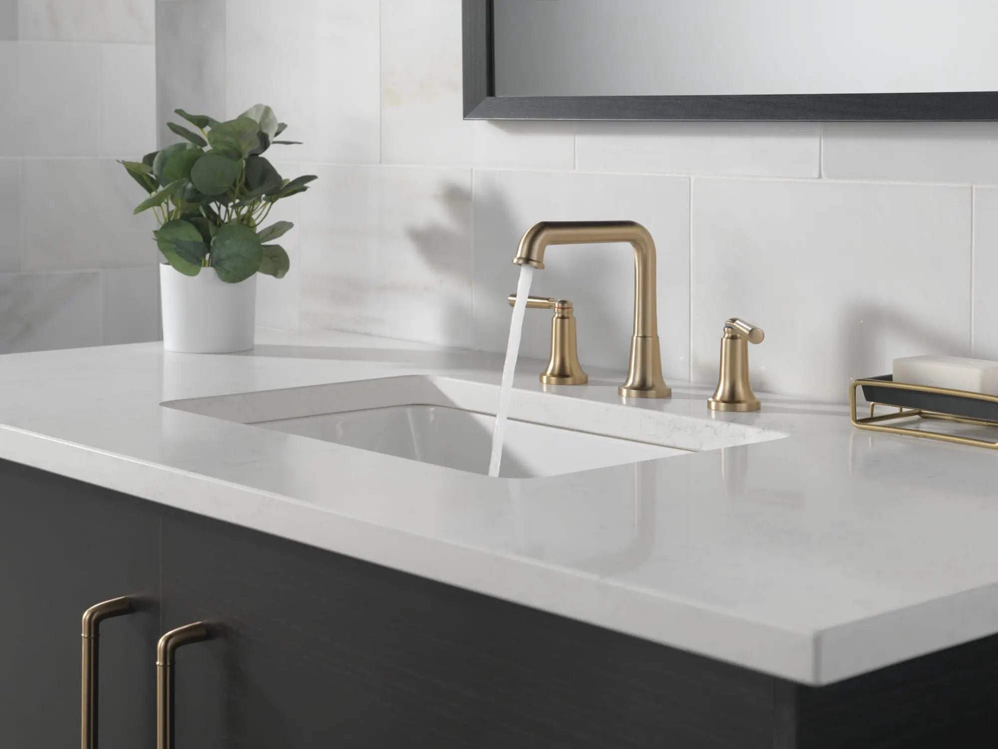 champagne bronze bathroom faucet