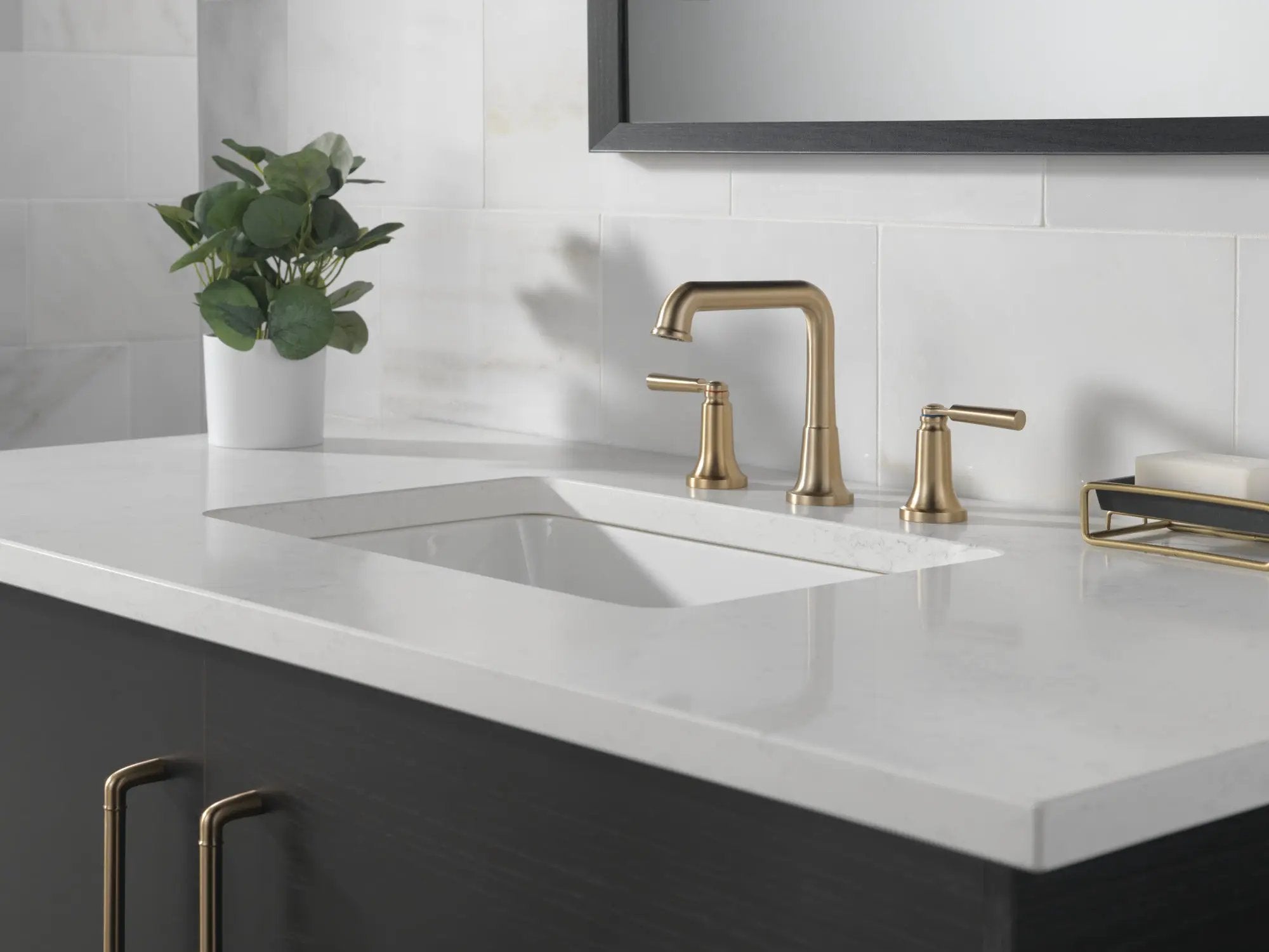 champagne bronze bathroom faucet