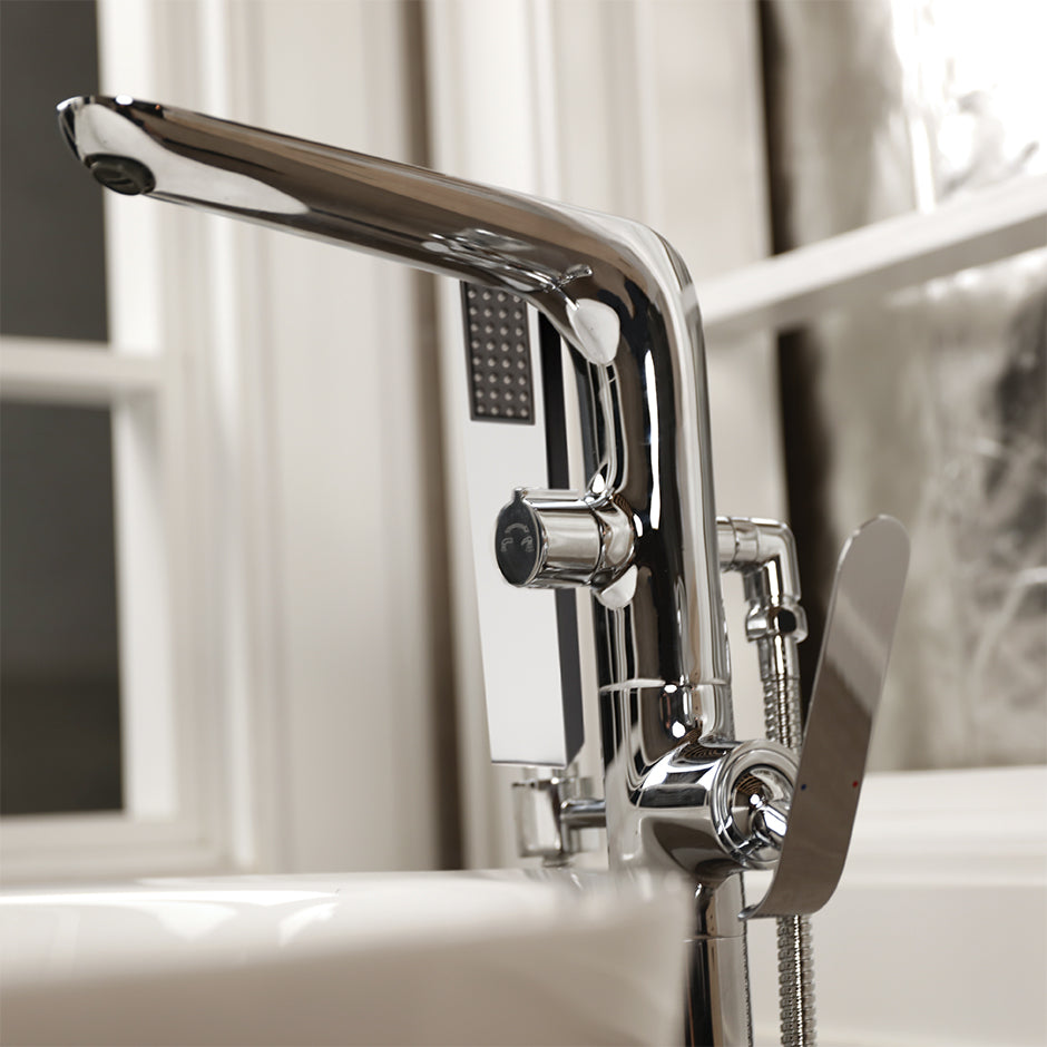polished chrome tub filler