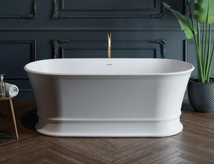 white bathtub