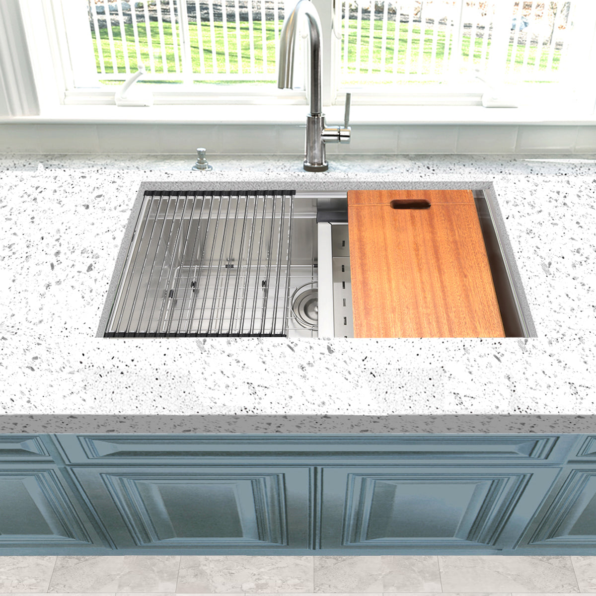 black/silver kitchen mat