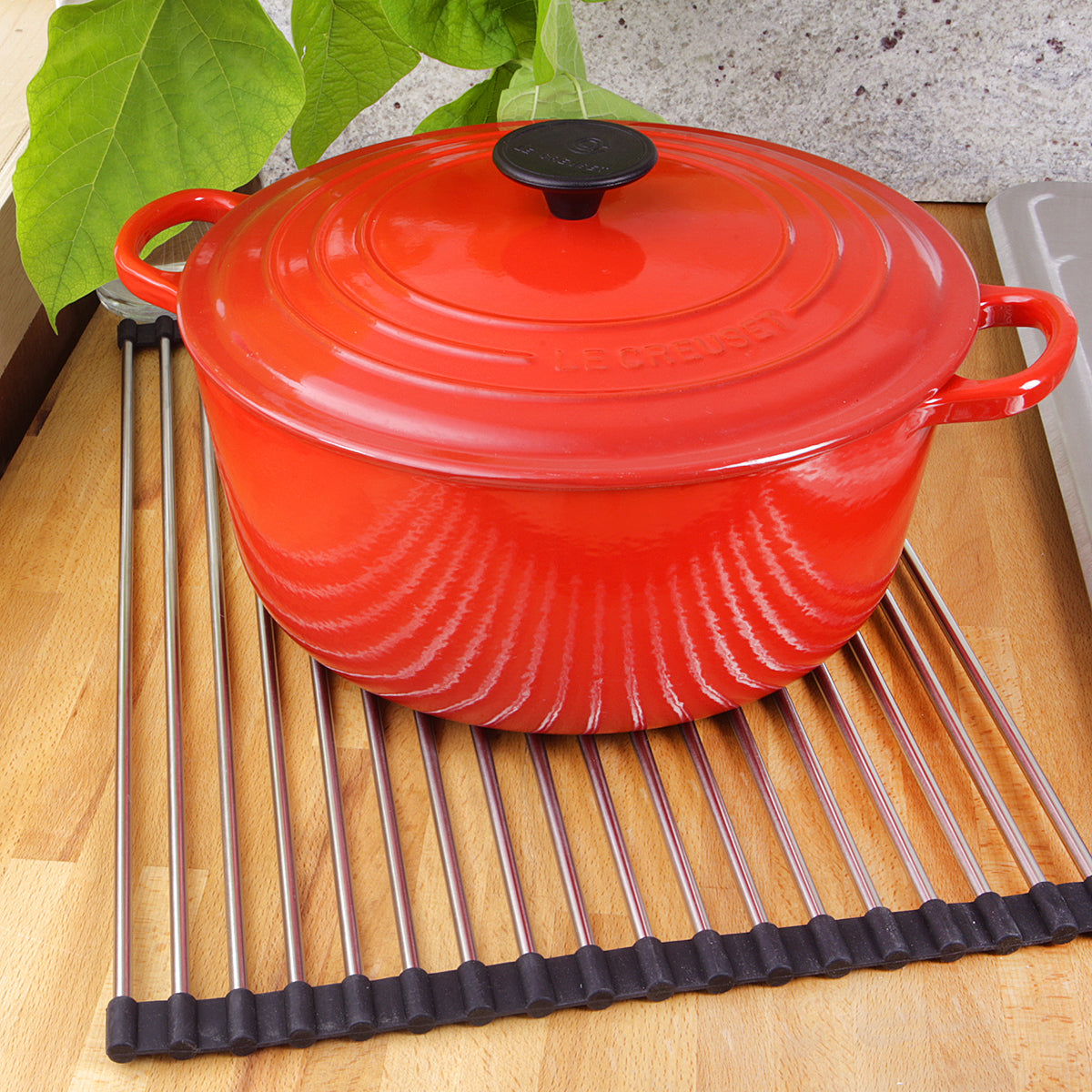 black/silver kitchen mat