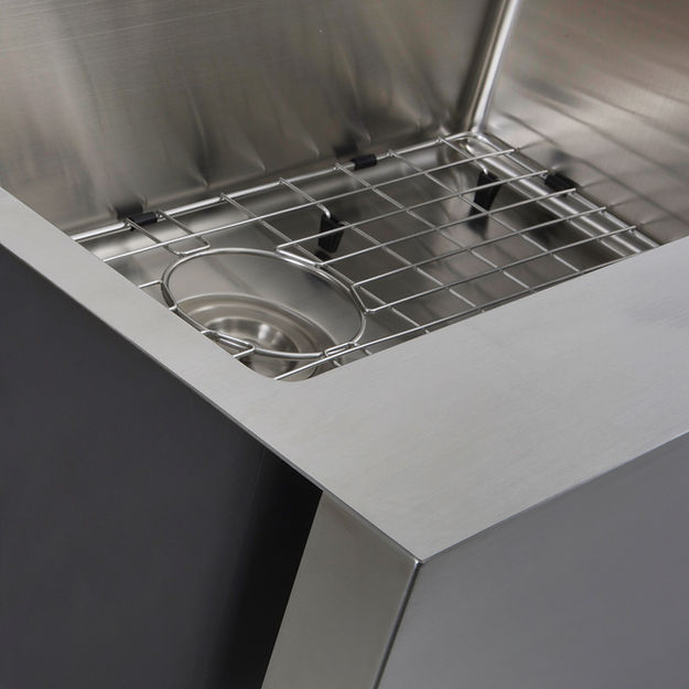 stainless steel kitchen sink