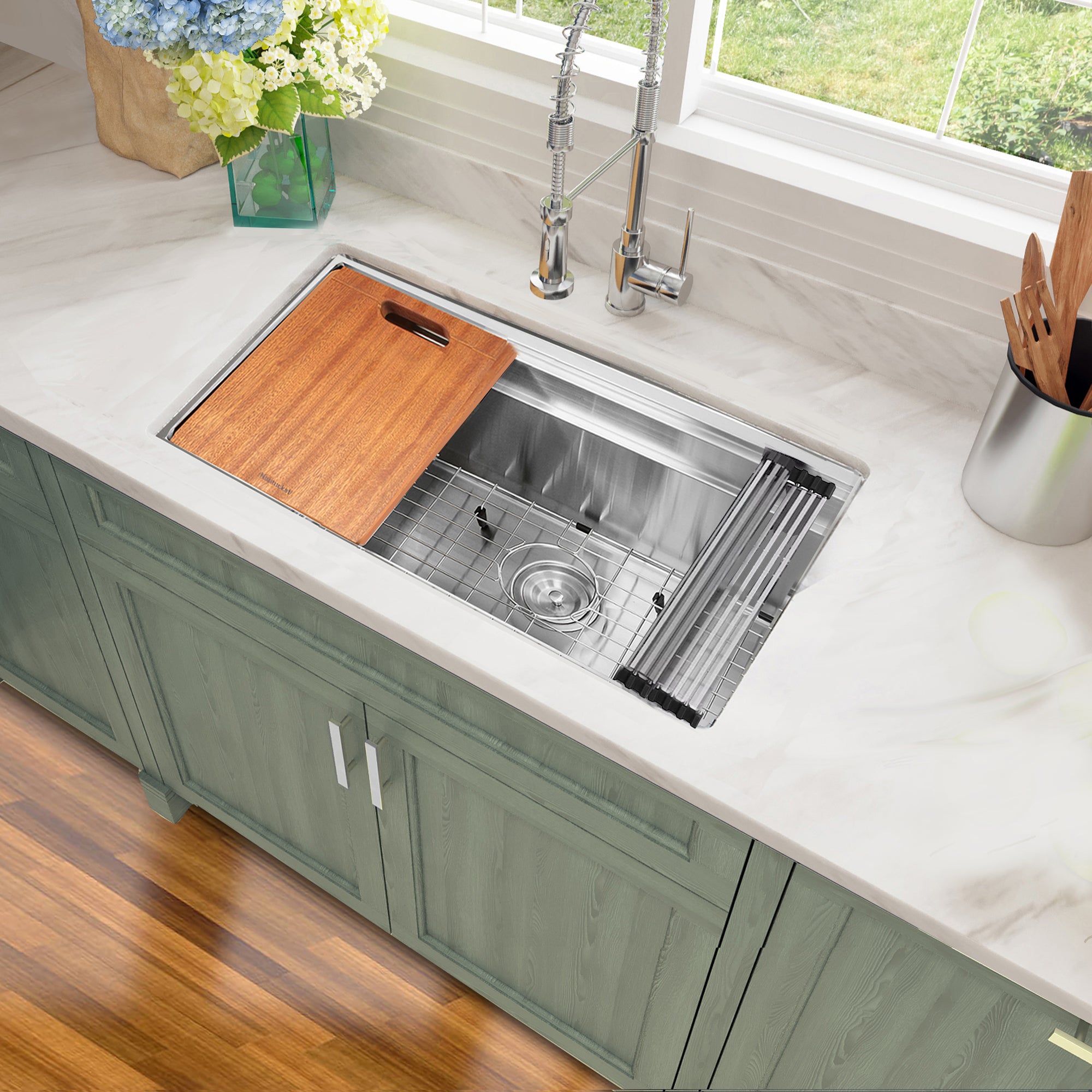 black/silver kitchen mat