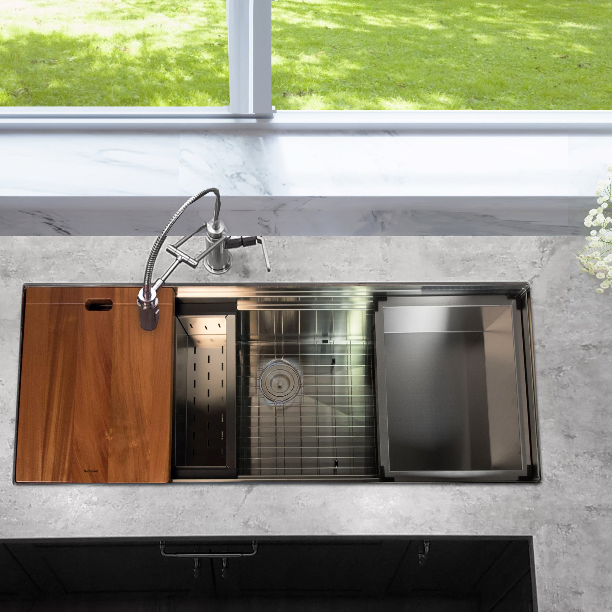 stainless steel kitchen sink