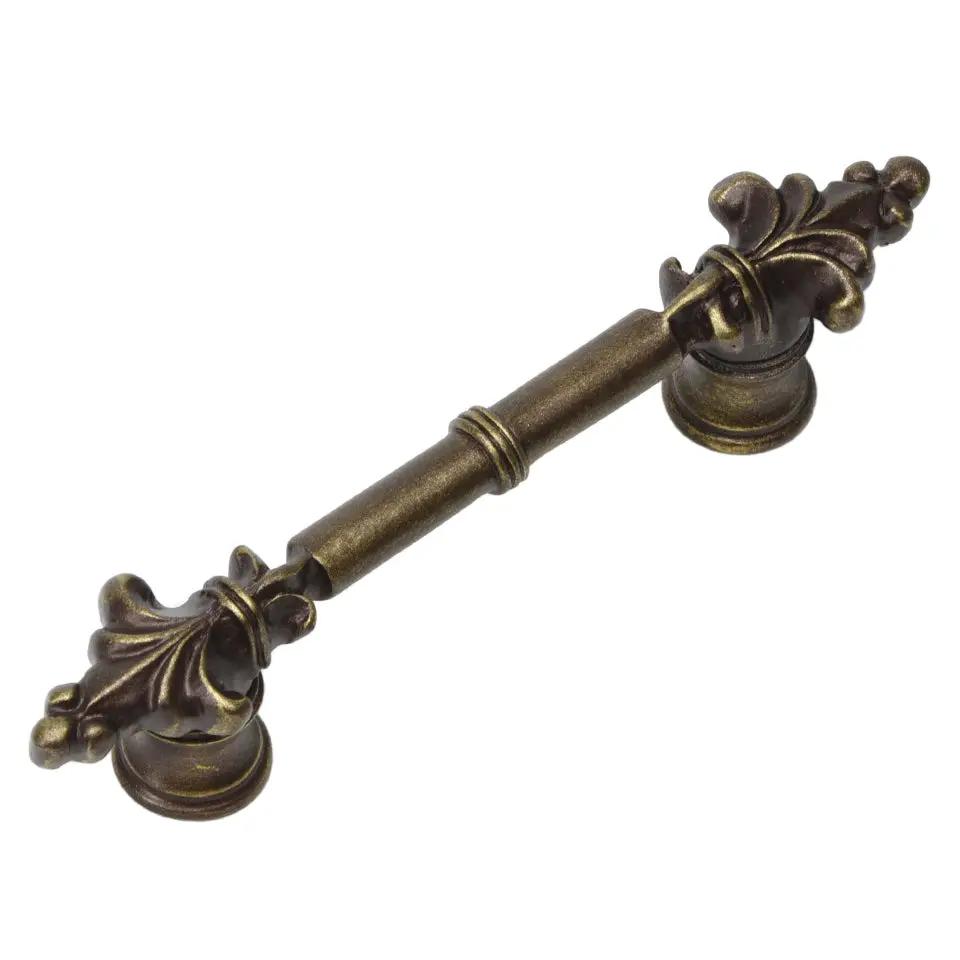 Carpe Diem Charlemagne Classic Pull with Small Fleur De Lys On Ends by Carpe Diem