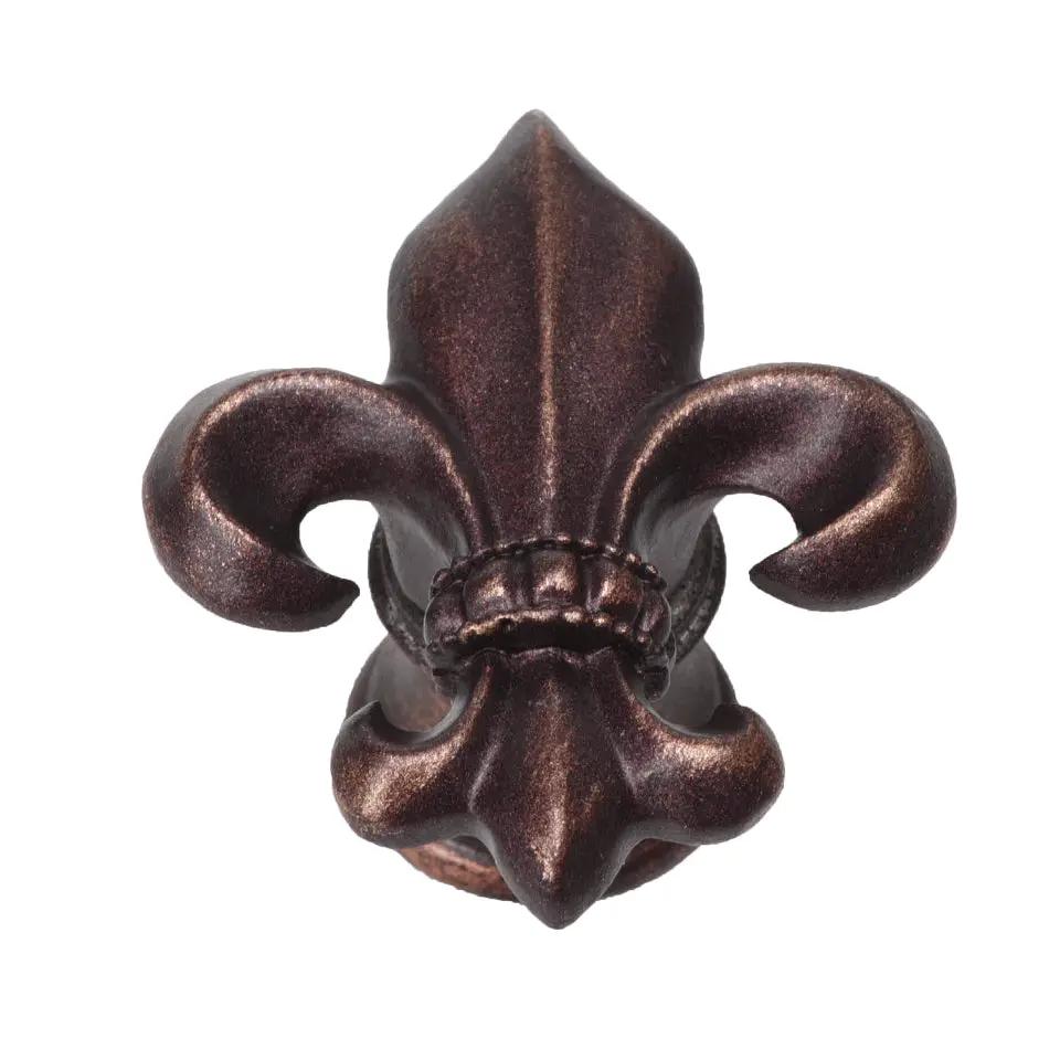 Carpe Diem Charlemagne Fleur De Lys Knob by Carpe Diem