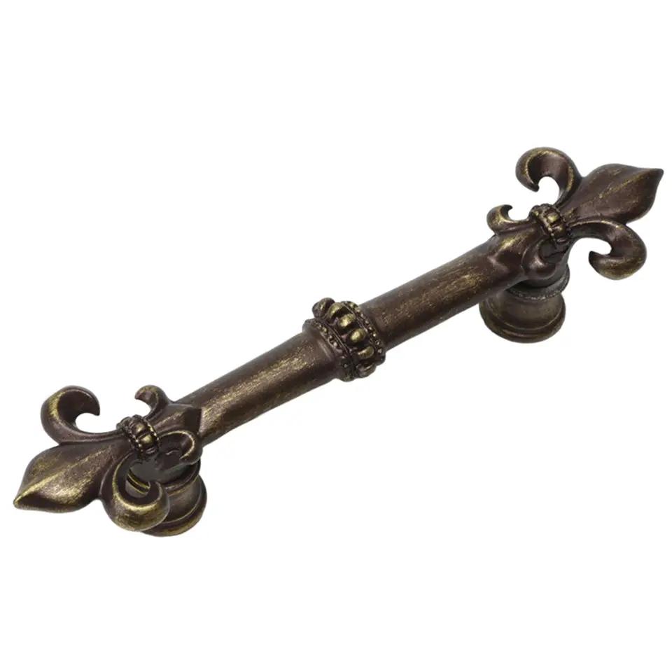 Carpe Diem Charlemagne Pull with Large Fleur De Lys by Carpe Diem