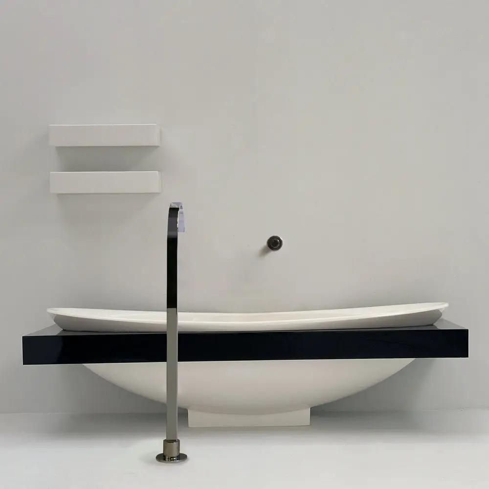 white tub