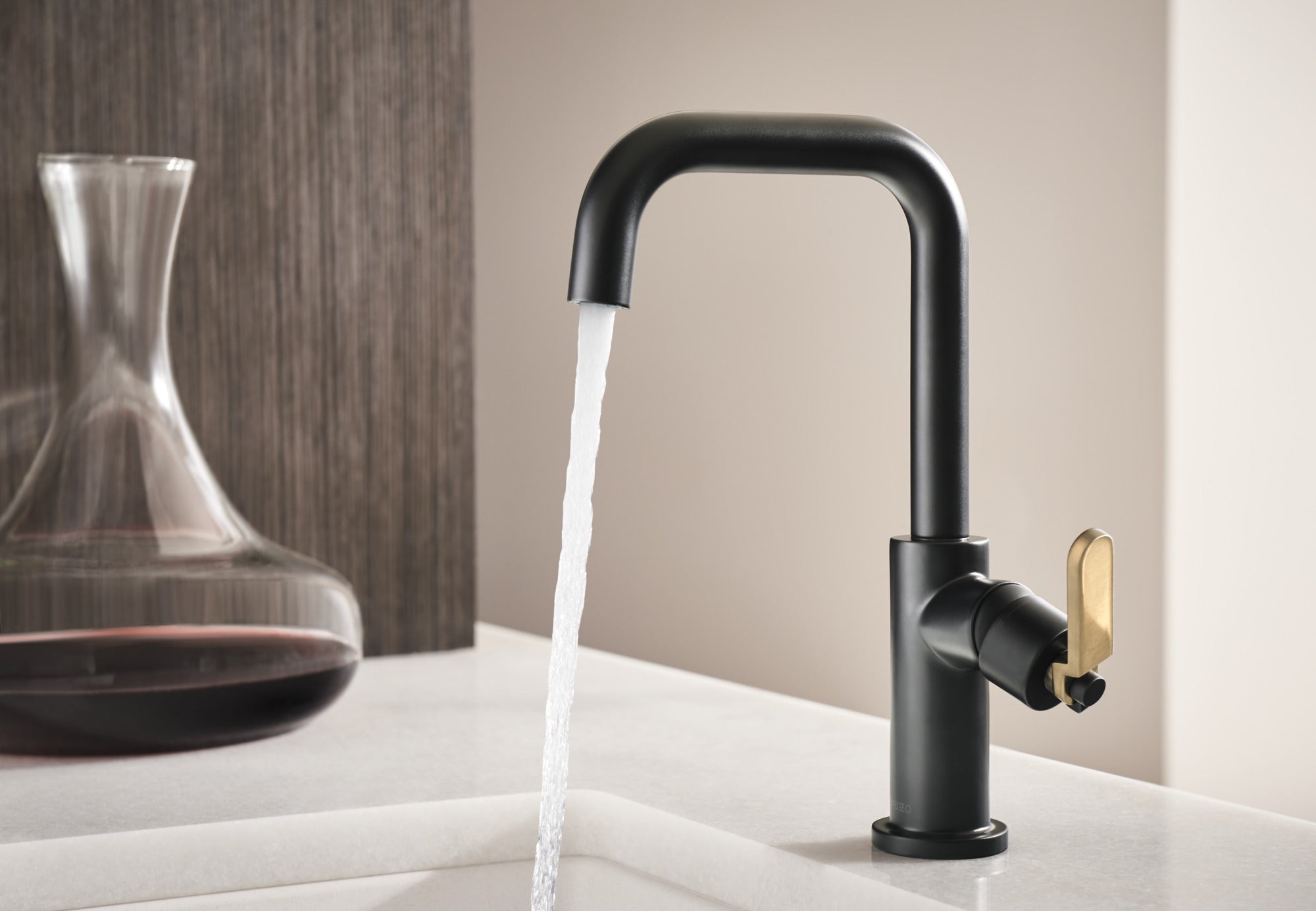luxe gold bar faucet
