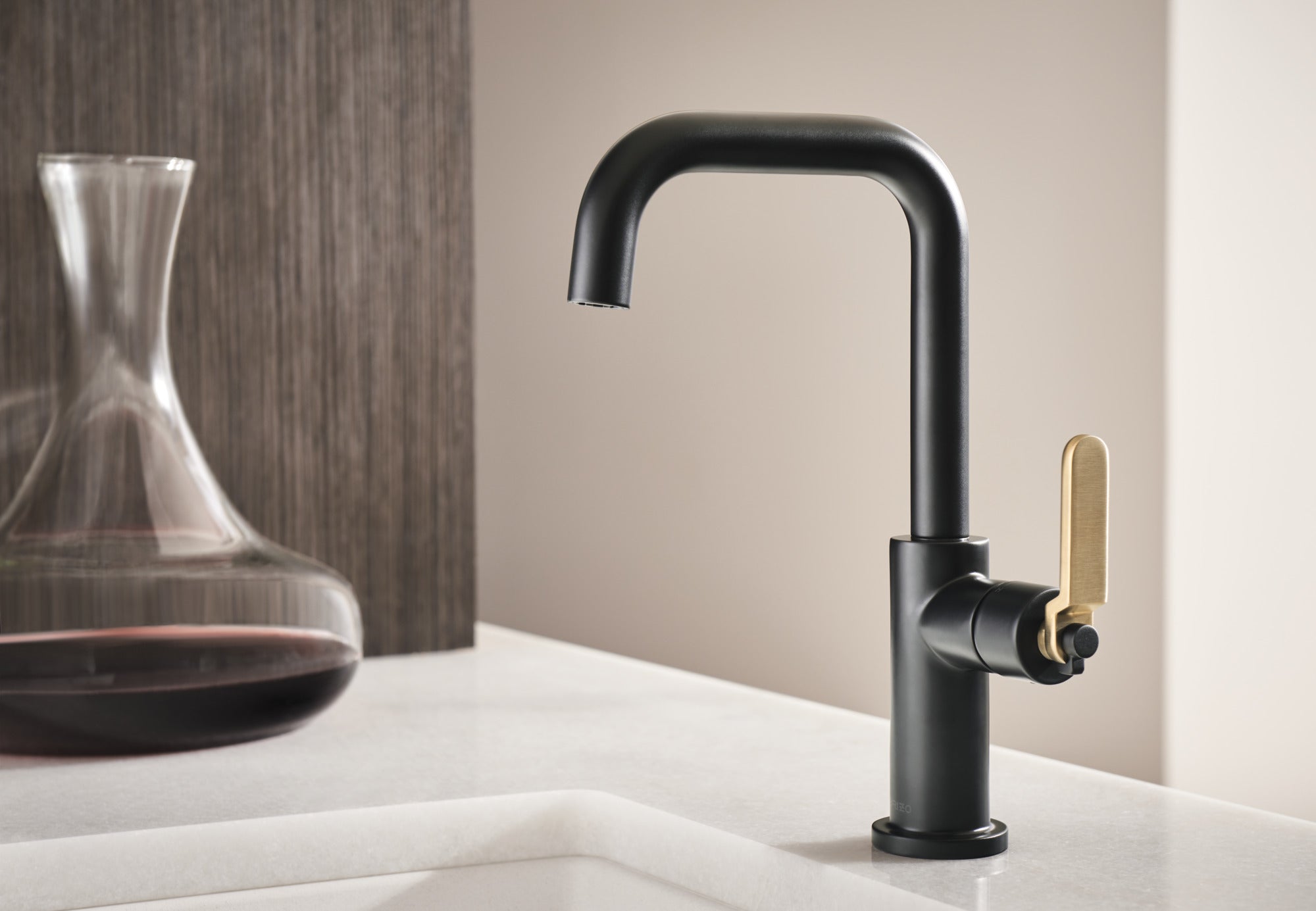 luxe gold bar faucet