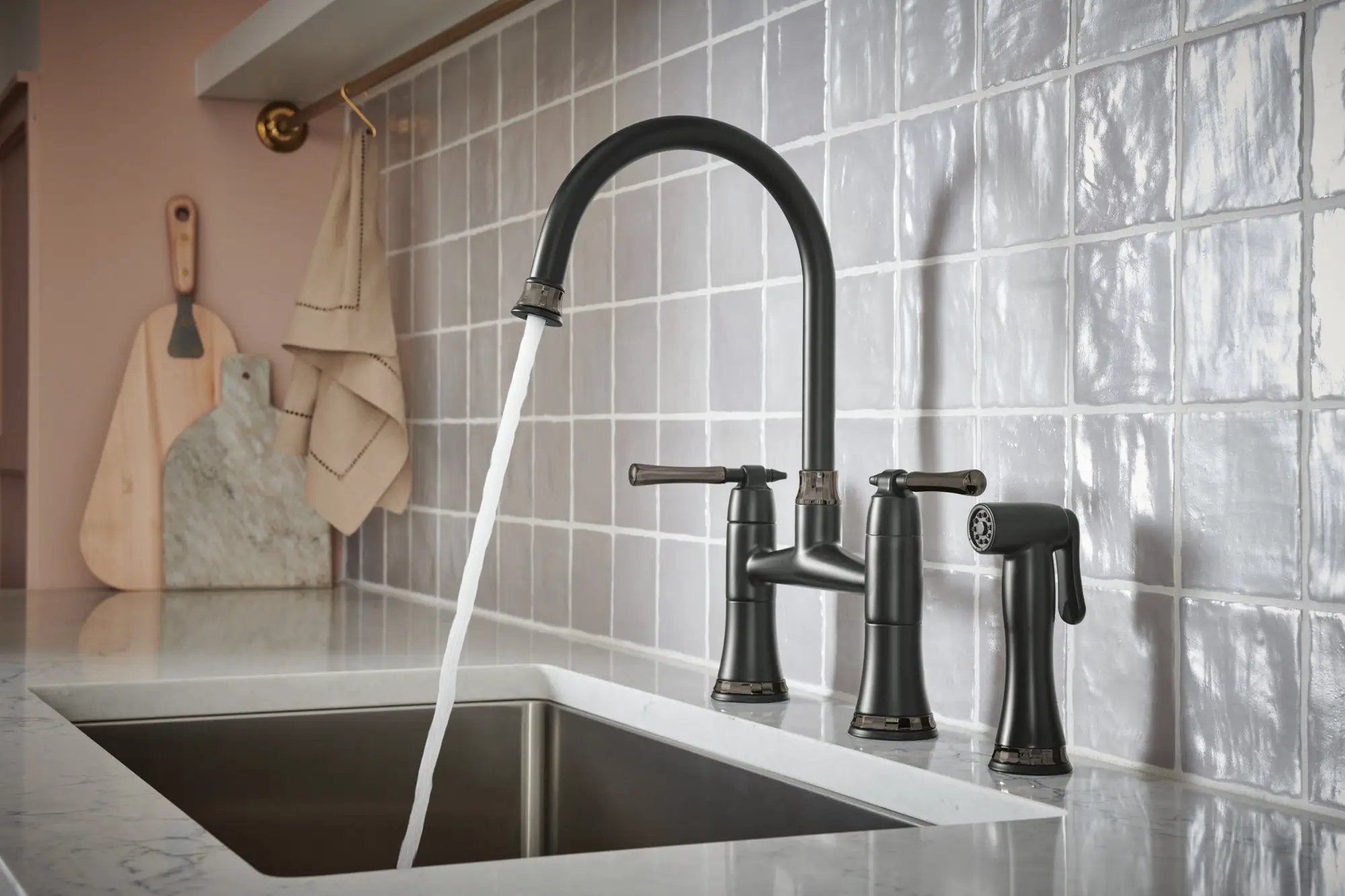 matte black / brilliance black onyx kitchen faucet