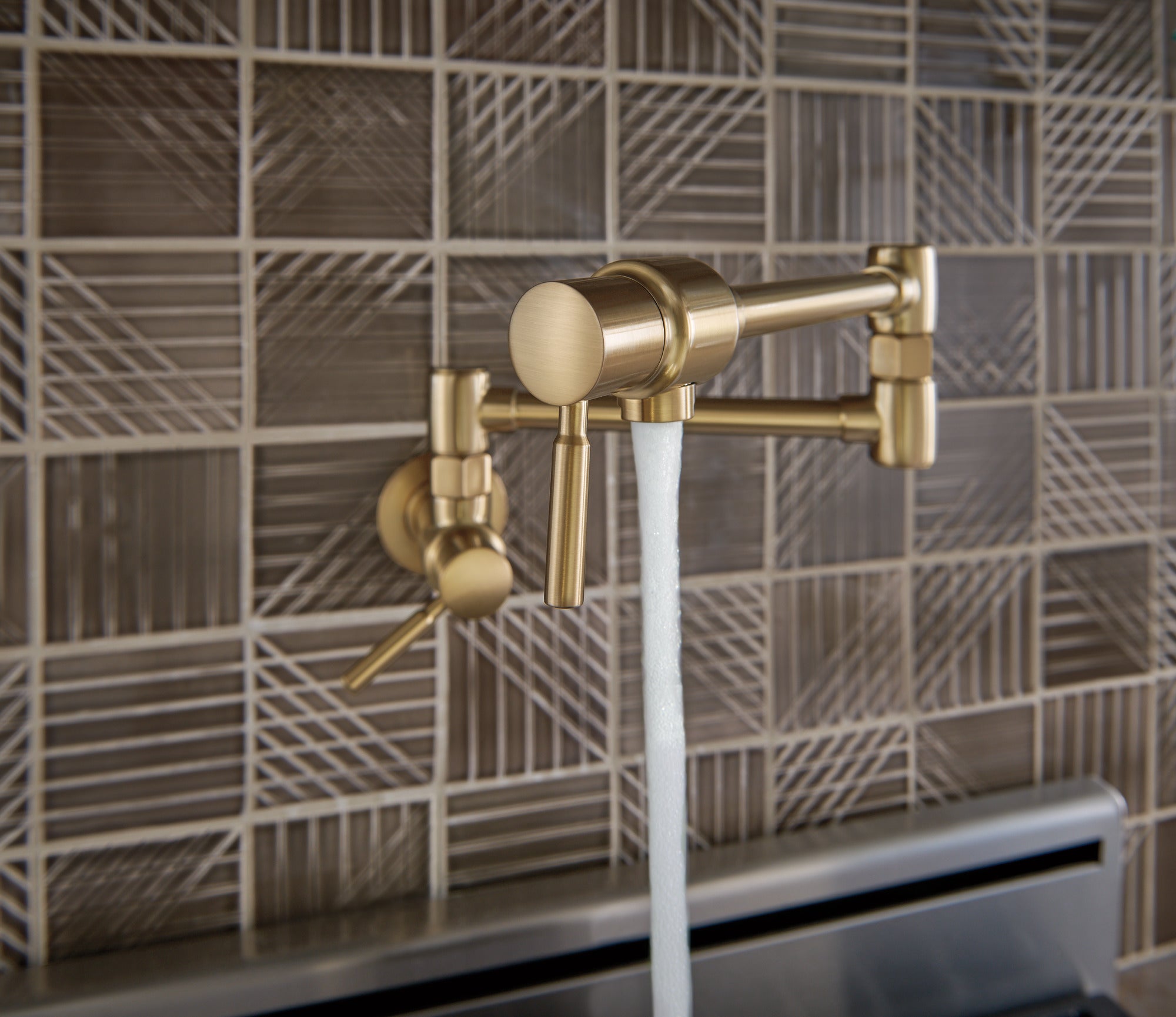 luxe gold pot filler