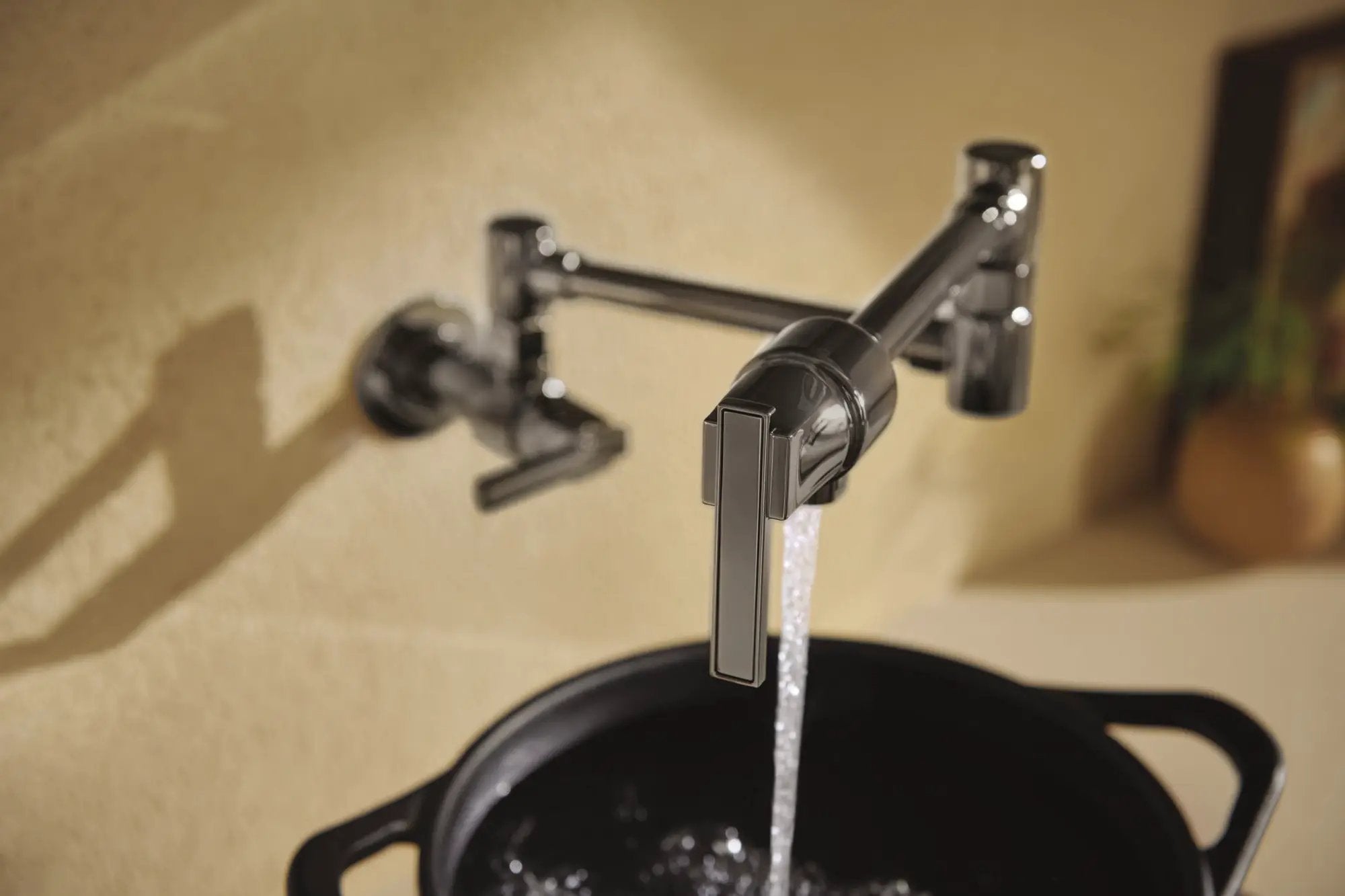brilliance black onyx pot filler