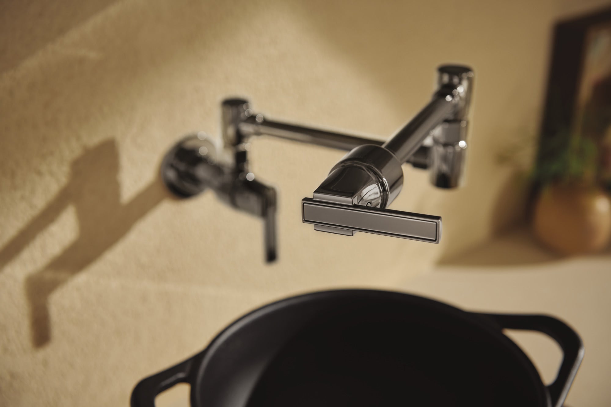 brilliance black onyx pot filler
