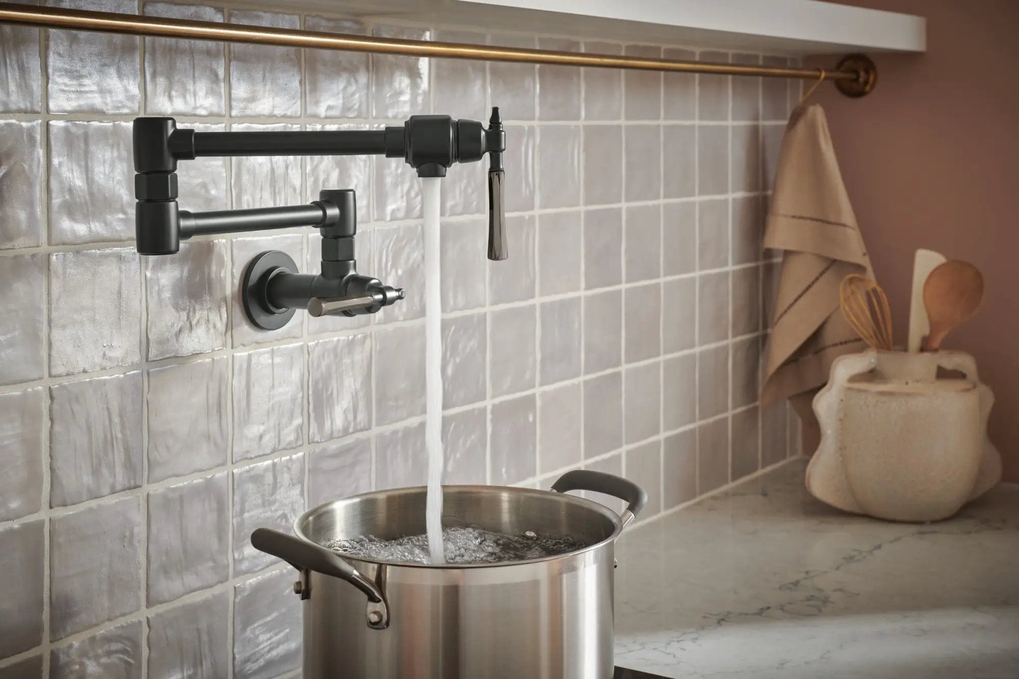 matte black / brilliance black onyx pot filler