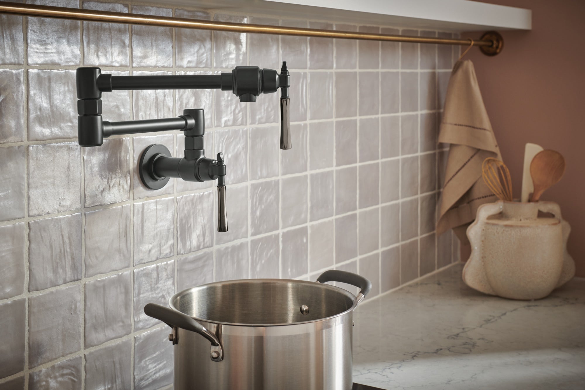 matte black / brilliance black onyx pot filler