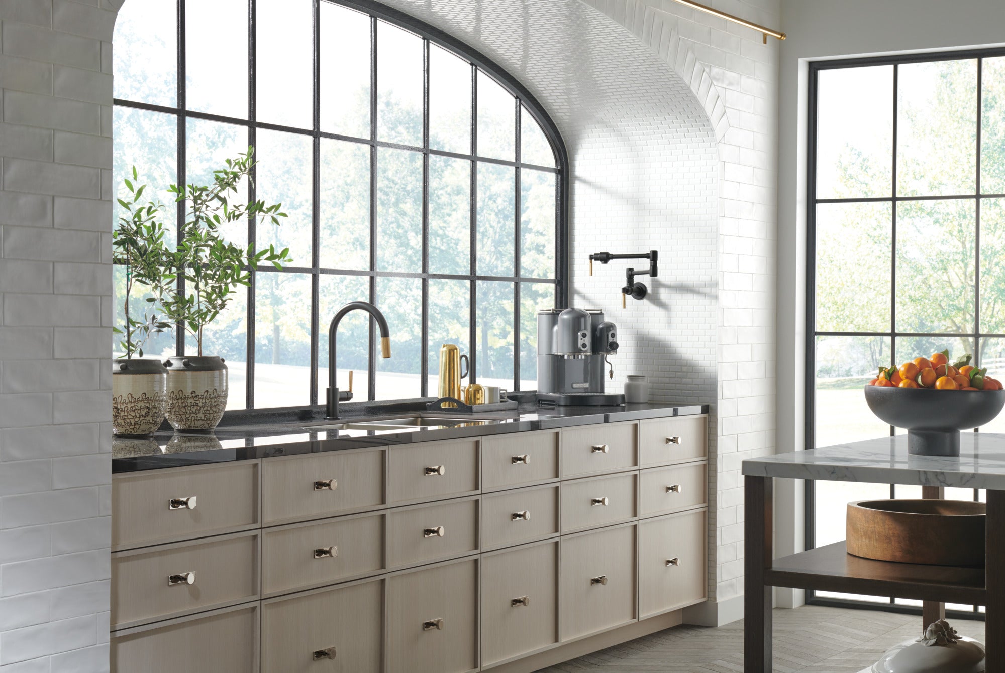 matte black / luxe gold pot filler