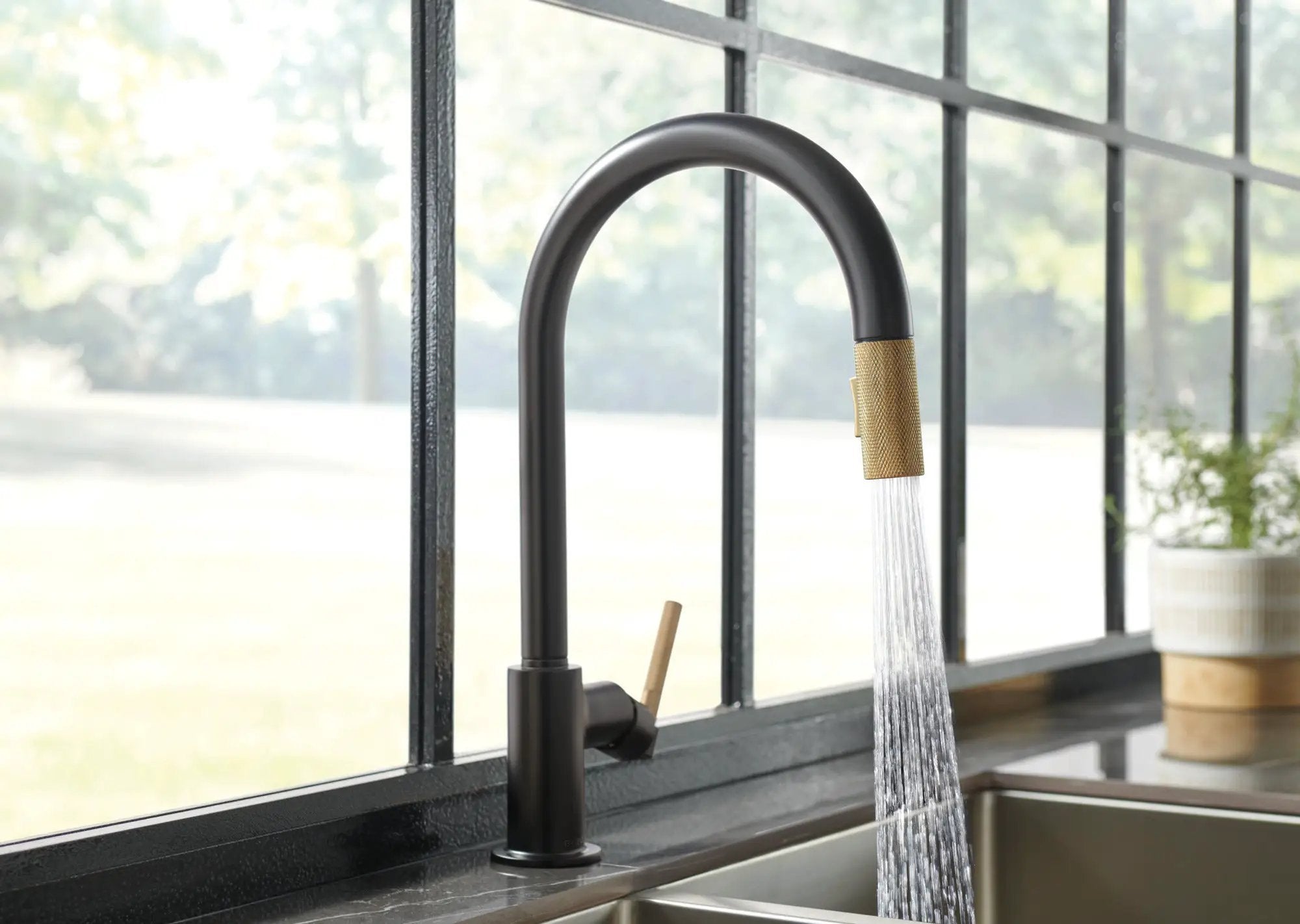 matte black / luxe gold pull-down faucet