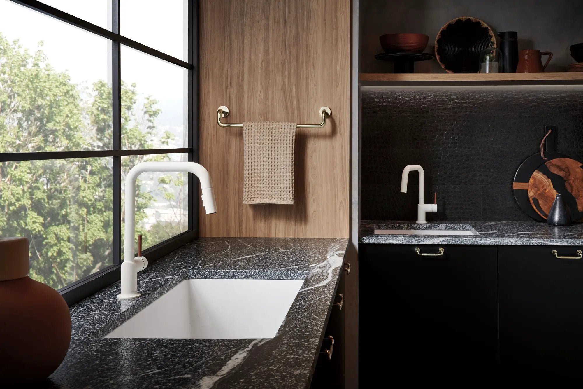 matte black pull-down faucet