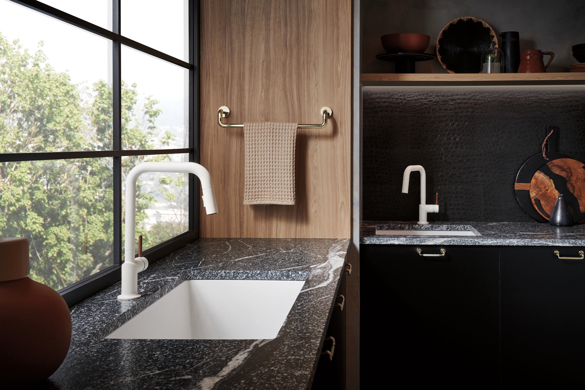 matte black pull-down faucet