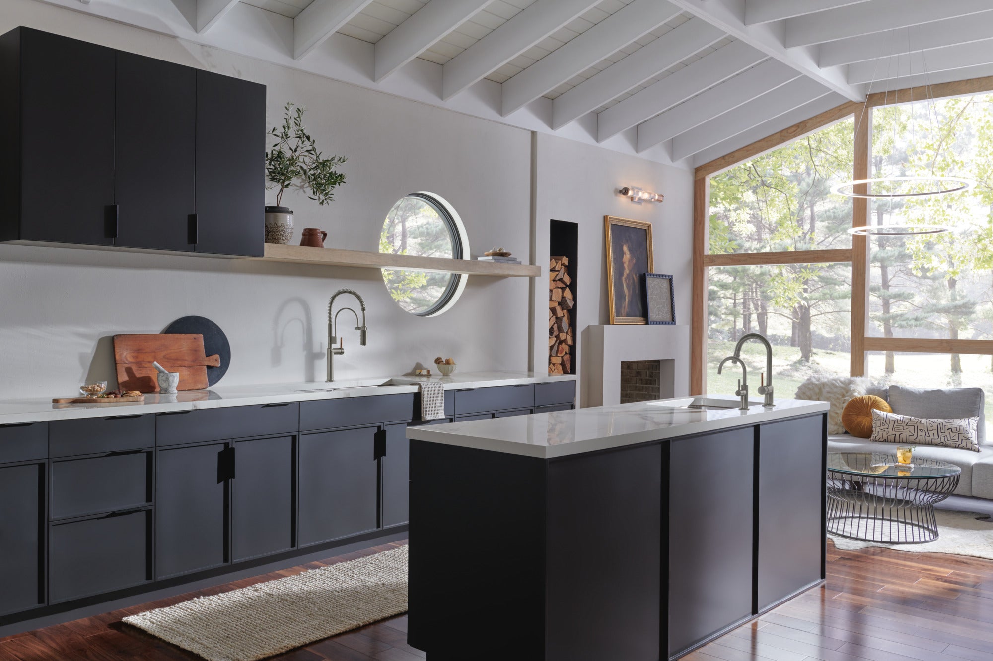 luxe steel beverage faucet