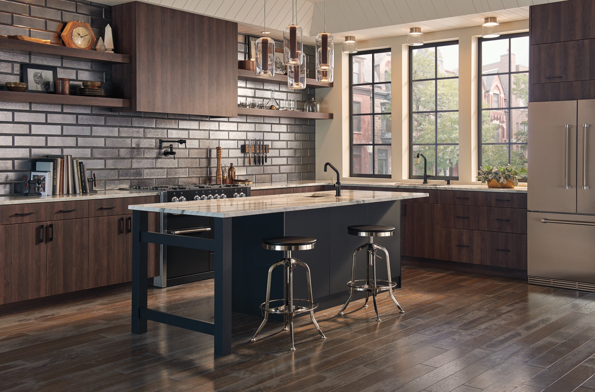 matte black / luxe gold kitchen faucet