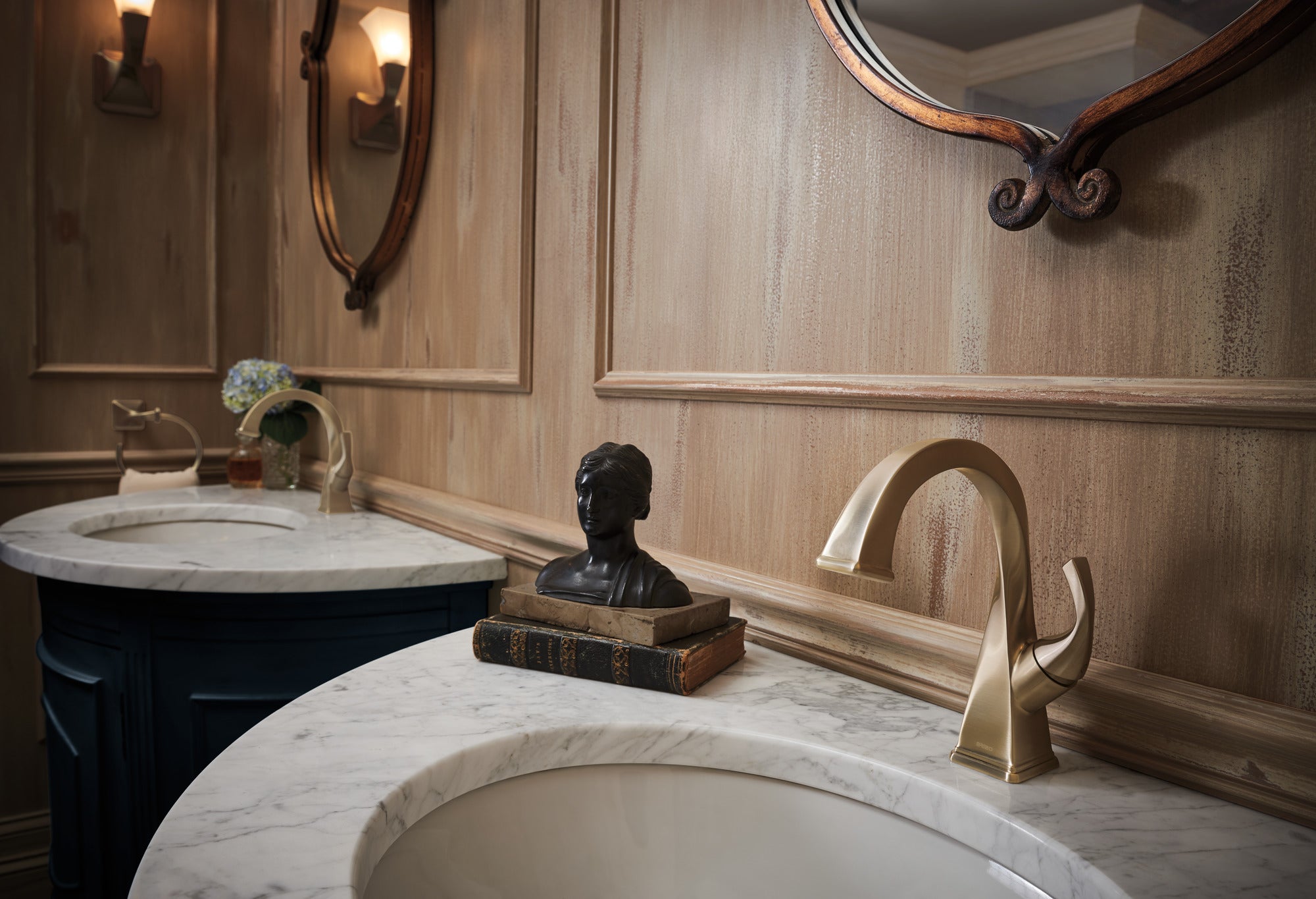 luxe gold lavatory faucet