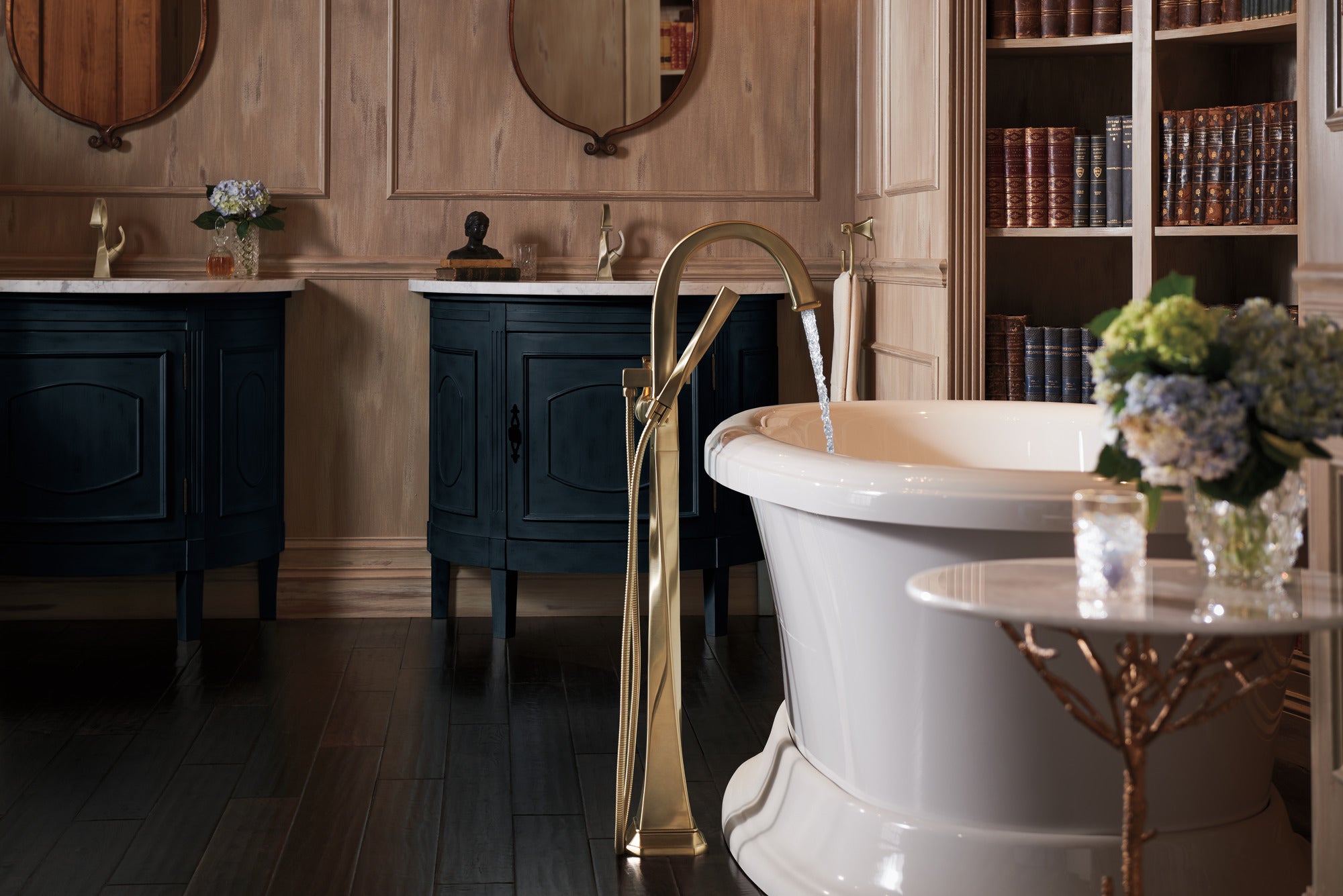 luxe gold lavatory faucet