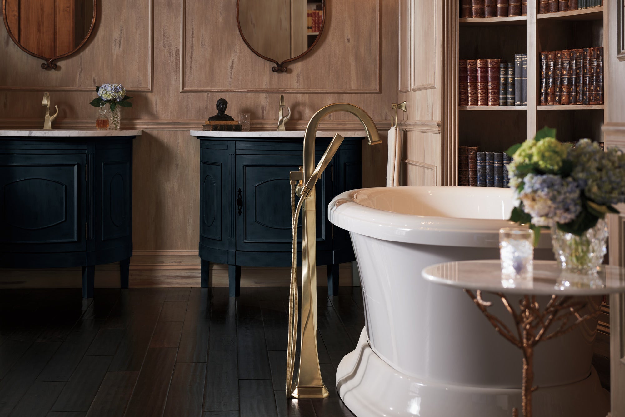 luxe gold lavatory faucet