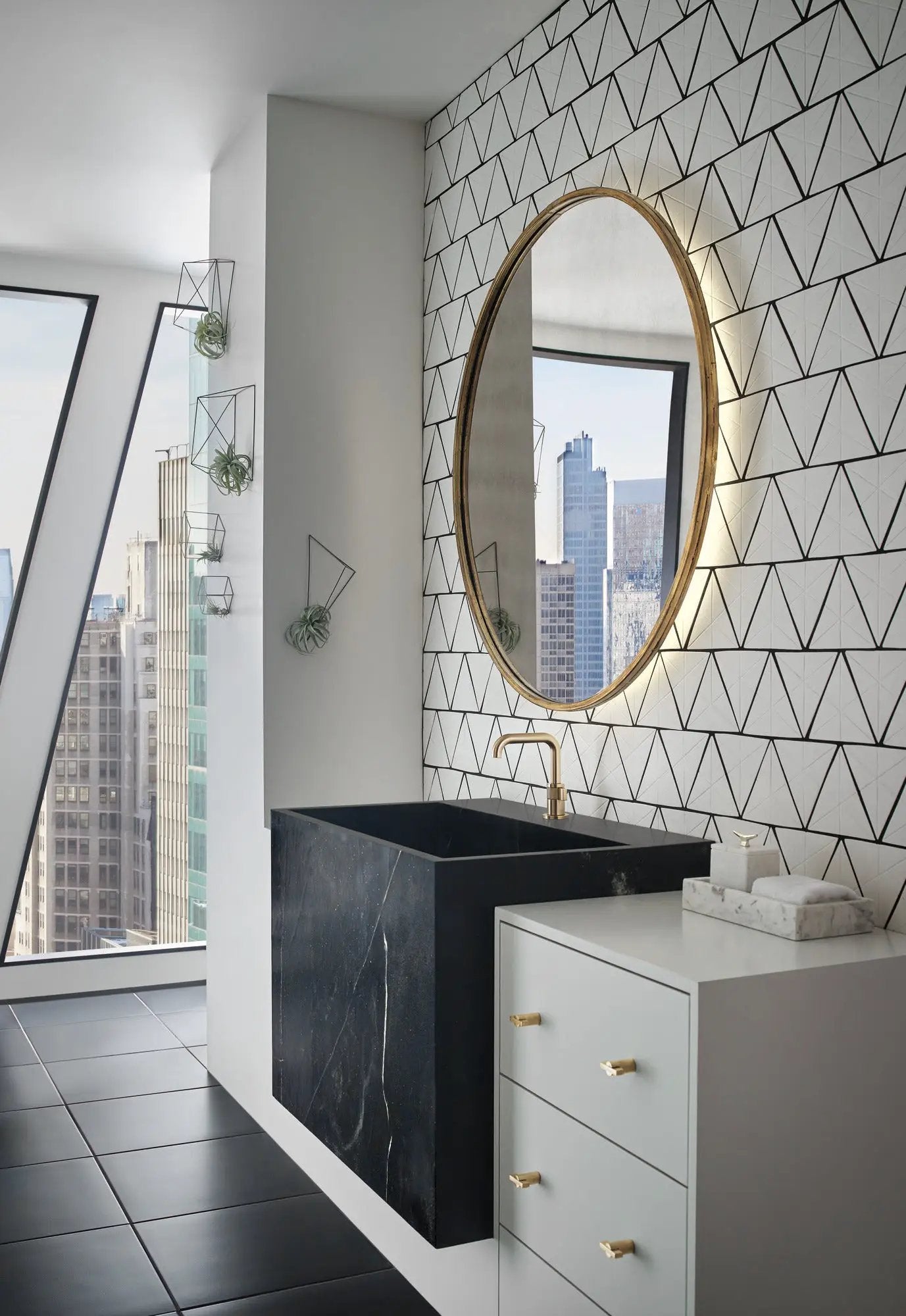 luxe gold lavatory faucet