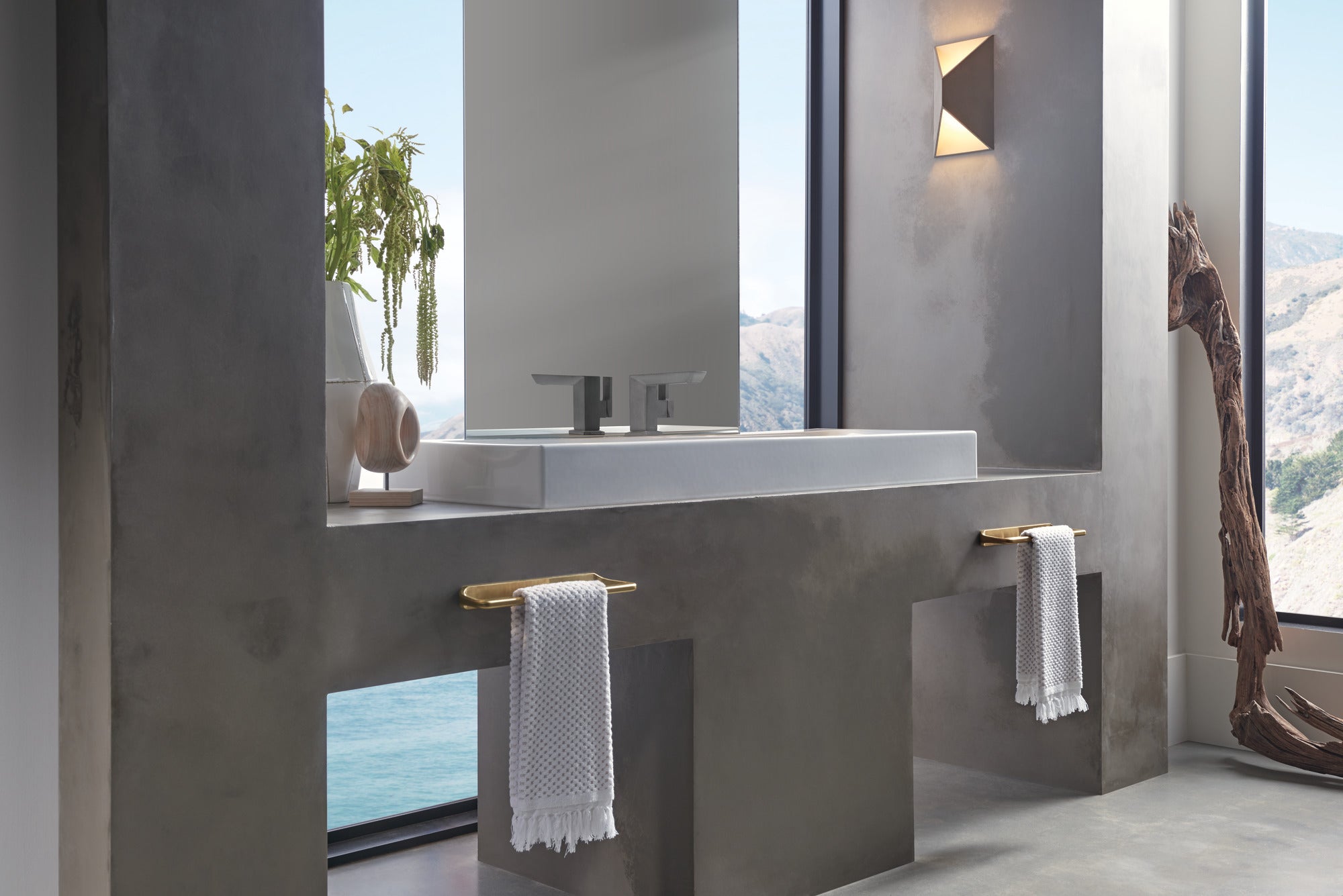 luxe gold towel bar
